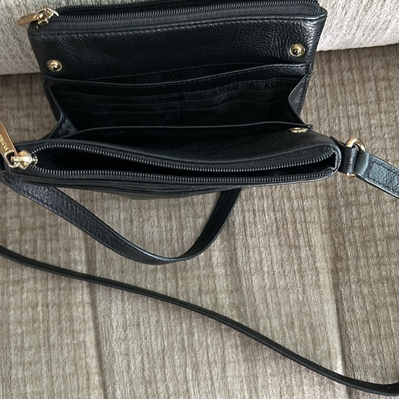 Michael Kors 8 x 6 black triple pouched snap closure Crossbody bag - Picture 9 of 12